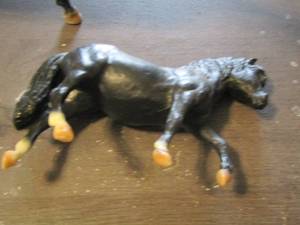 lot 83 image: qty 2 black Breyer horses