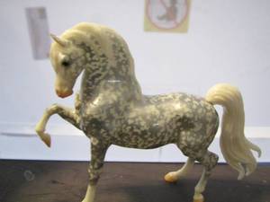 lot 110 image: Breyerfest Celebration Model Horse 2014 Silver Filigree Sherman Morgan #711179