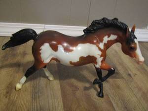 lot 131 image: Great Spirit of the Mighty Eagle 3  Breyer Horse 2003