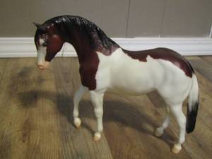 lot 127 image: Breyer horse Capella Abaco Barb 2005