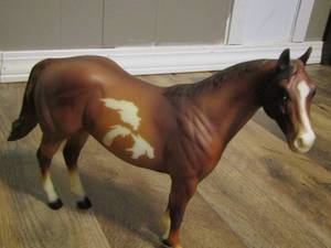 lot 123 image: RARE PETER STONE MODEL HORSE - GREAT LAKES RED DUN OVERO