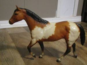 lot 134 image: BREYER  AMERICA PAINT HORSE