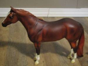 lot 147 image: Traditional Breyer horse #759 DOC BAR Limited edition 1999
