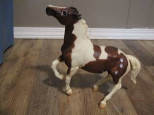 lot 137 image: Breyer molding #756 Gawain pony boys kola bay pinto semi rearing