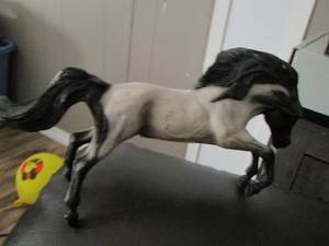 lot 156 image: Breyer horse bay greyblack rearing 10 lg x 9 12 tall black mane