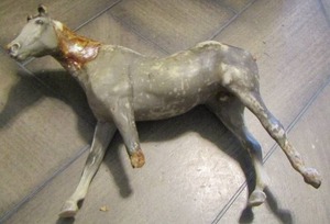 lot 162 image: BREYER HORSE - HAS HAD REPAIRS & HAS BROKEN FRONT LEG