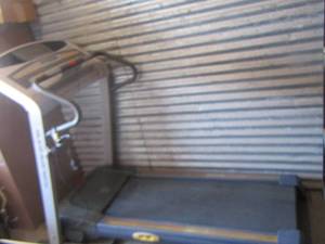 lot 22 image: Golds Gym Treadmill