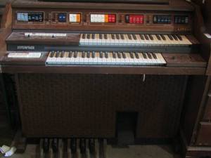 lot 35 image: Kimball organ swinger rhythm