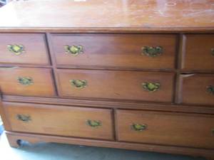 lot 98 image: Ballman Cummings 8 Drawer Dresser