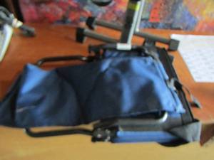 lot 101 image: stadium chair- small peddle exercise bike