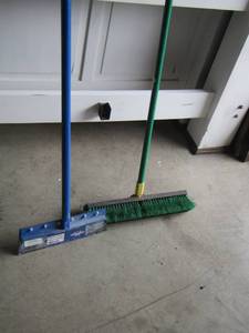 lot 107 image: push broom and floor scrapper