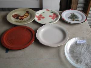 lot 112 image: various dinner plates of all sorts