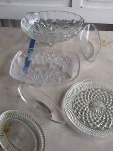 lot 115 image: glass fruit bowl- platters- oblong bowls
