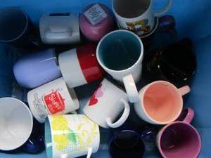 lot 126 image: large lot of coffee cups