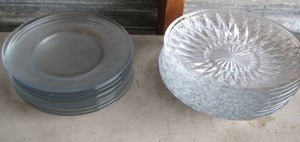 lot 133 image: clear glass dinner plates