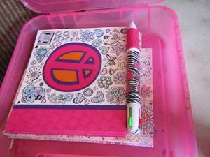 lot 152 image: magical jungle coloring book - jumbo pin