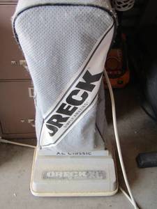 lot 156 image: Oreck xl classic vacuum