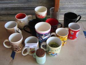 lot 172 image: large lot of coffee cups