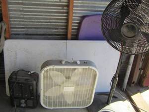 lot 176 image: small space heater- box fan- isolating fan on stand