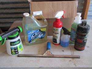 lot 183 image: car cleaning chemicals