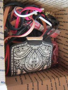 lot 196 image: small womens purses  hand bags