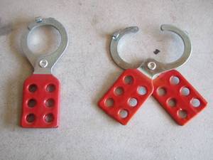lot 198 image: LOCKOUT SWITCH  for storage trailer locks
