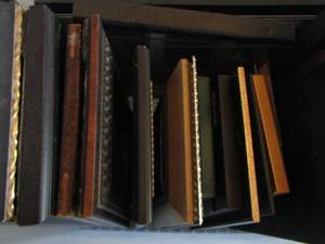 lot 252 image: large lot of small photo frames
