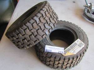 lot 272 image: 551009 9x350 - 4   2p turf saver lawnmower tires   QTY 2