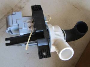 lot 284 image: APPLIANCE PARTS - Whirlpool drain pump and motor assembly W10536347  In Boxes PACKAGING  SEE DESCRIPTION