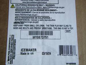 lot 300 image: APPLIANC PARTS - WHIRLPOOL Refrigerator Ice Maker Assembly W10873791 SEE DESCRIPTION