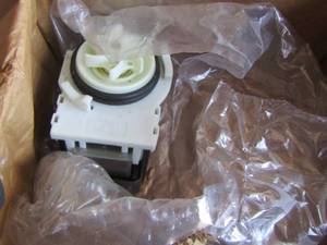 lot 315 image: APPLIANCE PARTS - GE Dishwasher Drain Pump  WD19X25461  In Boxes PACKAGING  SEE DESCRIPTION