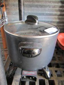 lot 336 image: presto cooker