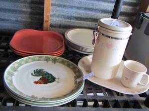 lot 337 image: dinner plates, heart canister, handled coffee cup and more