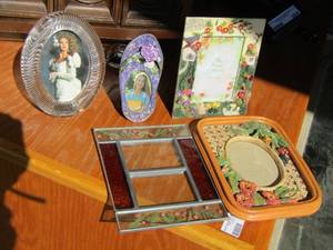 lot 343 image: photo frames