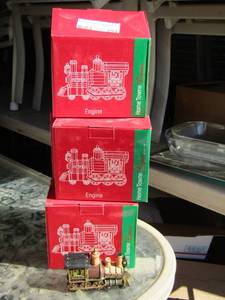 lot 353 image: home town express train cabooses x5