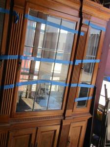 lot 367 image: WOODEN HUTCH  GLASS FRONT,  3 DOORS, GLASS SHELVES, 4 CABINET DOORS