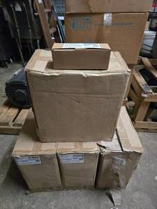 lot 44 image: 4 Cases of Sunpower Solar Panel End Clamps.  4 Clamps Per Box.  25 Boxes Per Case.