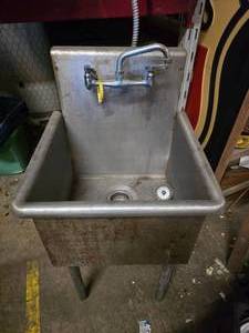 lot 62 image: Stainless Steel Shop Sink