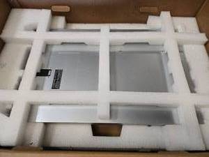 lot 81 image: Dell PowerEdge 2950 Server w Dell 750GB & 160GB Hard Drives