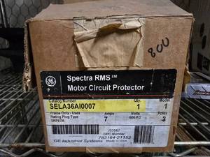 lot 172 image: GE Spectra RMS Mag-Break Circuit Breaker