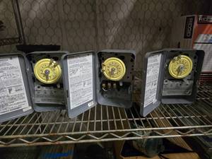 lot 173 image: Lot of 3 Intermatic T101 Single Pole 24 Hour Dial Timer Switches