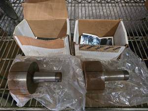 lot 207 image: 2 Eagle Rock 5C Expanding Lathe Collets