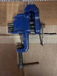 lot 209 image: Wilton Bench Mounted Table Vise w 3 Jaws