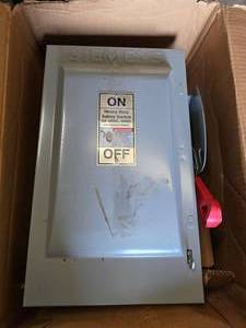 lot 214 image: UNUSED Siemens HF322N Heavy Duty Safety Switch