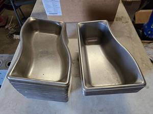 lot 262 image: Large Lot of Vollrath Wavy Stainless Steel Super Pans.  Includes 3100321 (Approx 28) & 31003-0 (Approx 20)