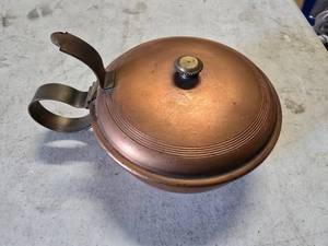 lot 277 image: Solid Copper Lidded Bowl w Thumb Lift Lid
