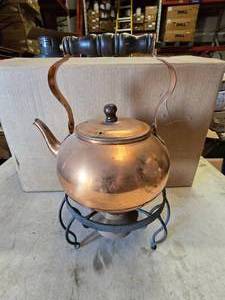 lot 106 image: Teapot w Warmer Stand
