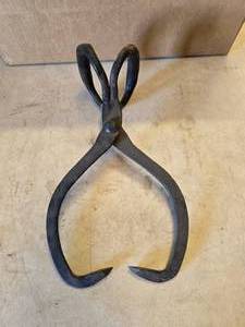 lot 112 image: Antique Staatsburg Ice Tongs