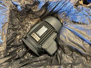 lot 286 image: NEW AEG Spain 13HP .25KW 120V Motor