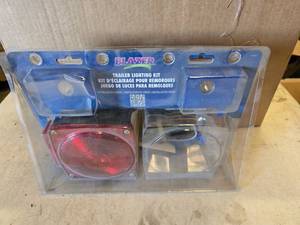 lot 328 image: Blazer Trailer Repalcement Light w Wires